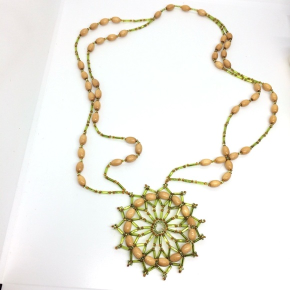 VINTAGE WOOD GLASS SEED BEAD NECKLACE SUN STARBURST PENDANT MEDALLION MANDALA - Picture 5 of 14